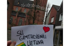 100nuotraukparodaSveikinutaveLietuva27145325_1781685548571050_169609032_o-1